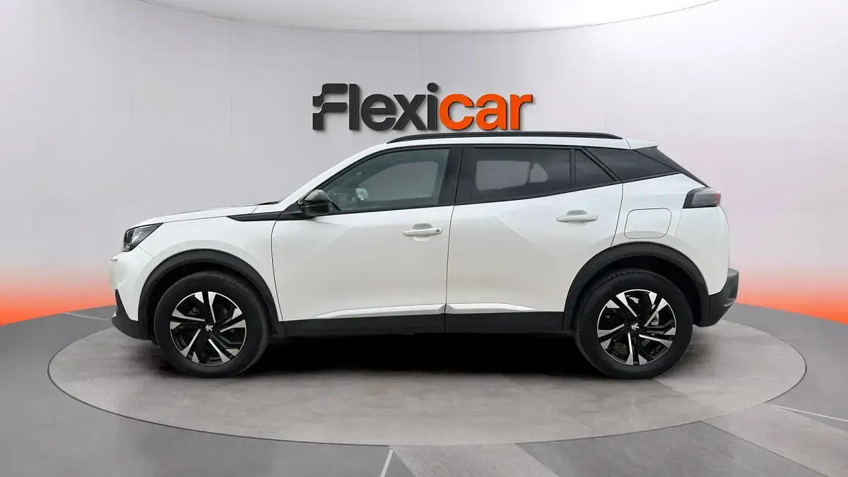 Usado Peugeot 2008 Allure 130 CV (95 kW) 2023 Blanco SUV
