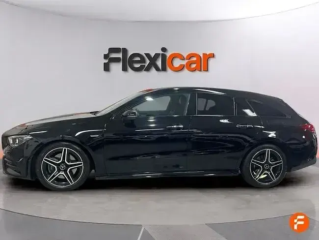 Usado Mercedes CLA200 Shooting Brake 150 CV (110 kW) 2021 Negro Familiar