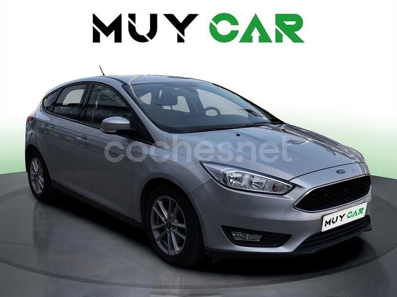 Gris / plata Usado 2018 Ford Focus Trend Berlina | 12.990 € (Super precio) - Imagen 1/4