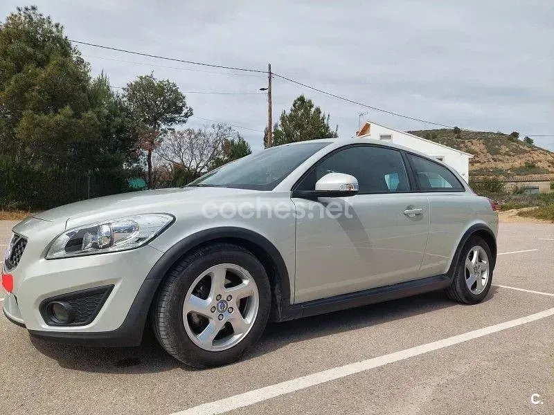 Usado Volvo C30 Summum 109 CV (80 kW) 2011 Beige Utilitario