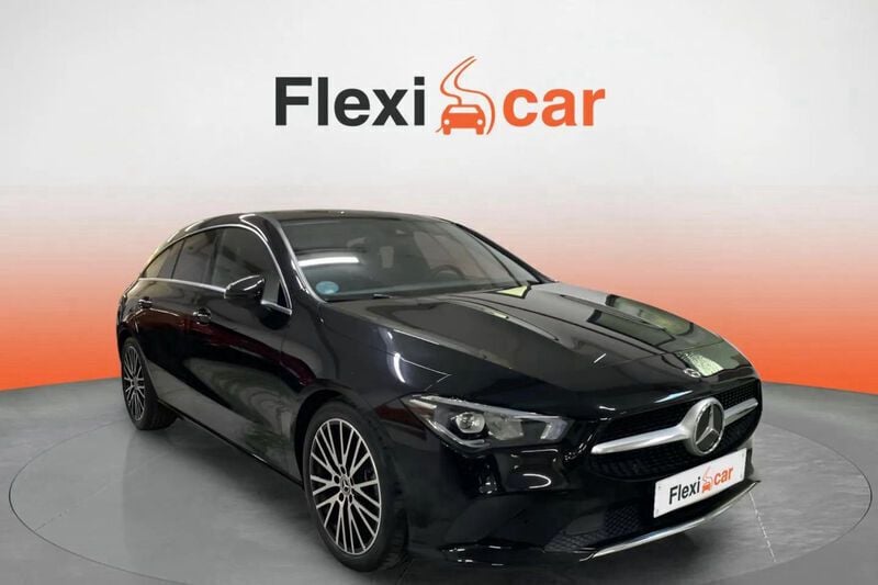 Negro Usado 2022 Mercedes CLA200 Shooting Brake Familiar | 25.790 € (Buen precio) - Imagen 1/4