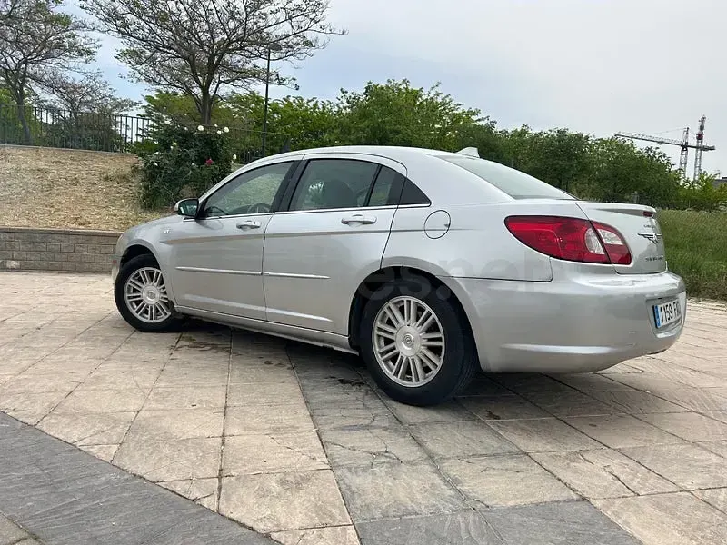 Usado Chrysler Sebring Touring 156 CV (114 kW) 2008 Gris / plata Familiar