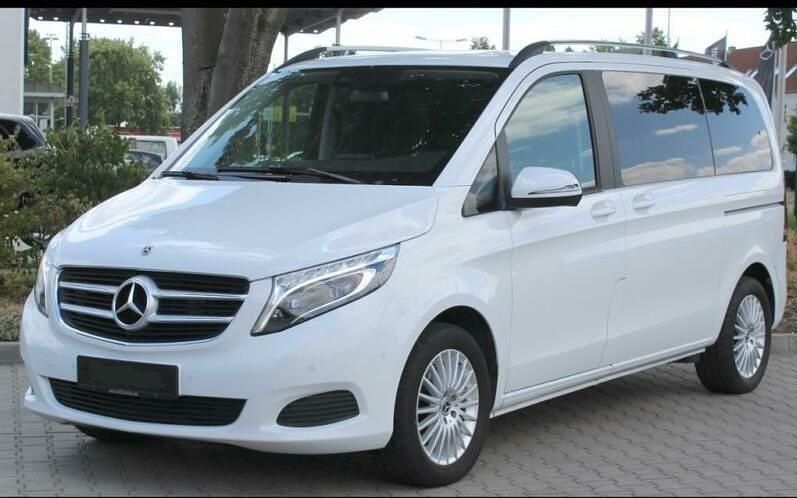 Blanco Usado 2018 Mercedes V220 Monovolumen | 32.000 € - Imagen 1/4