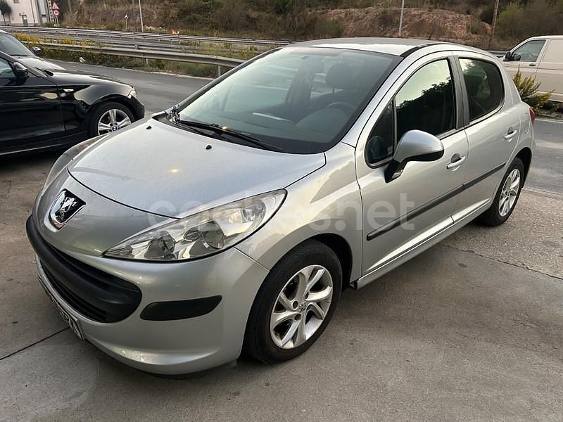 Gris / plata Usado 2009 Peugeot 207 Berlina | 4990 € (Precio justo) - Imagen 1/4