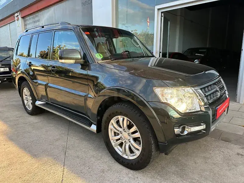 Usado Mitsubishi Montero 190 CV (139 kW) 2017 Verde SUV