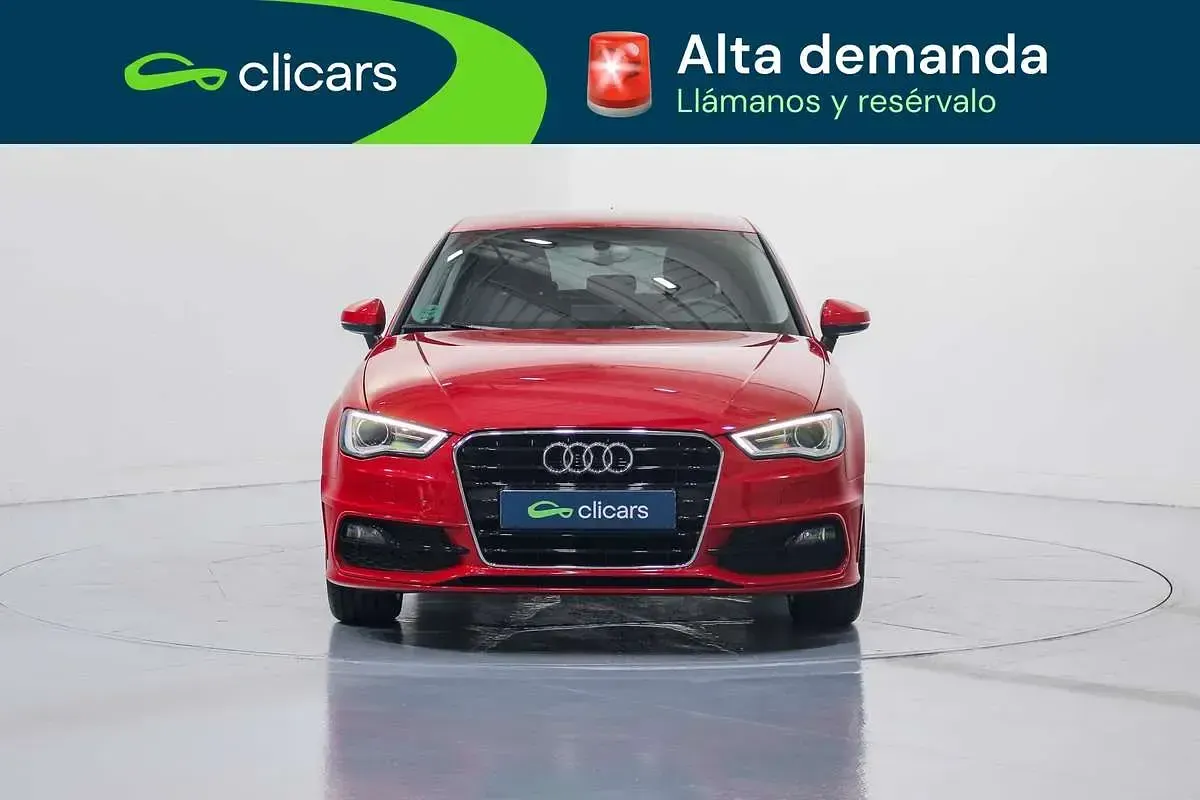 Usado Audi A3 Sportback Advanced 110 CV (80 kW) 2015 Rojo Utilitario
