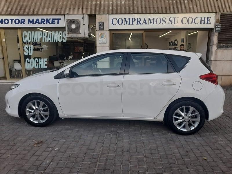 Usado Toyota Auris Business Edition 90 CV (66 kW) 2015 Negro Berlina