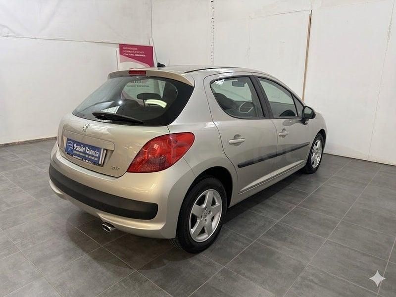 Usado Peugeot 207 95 CV (69 kW) 2008 Gris / plata Berlina