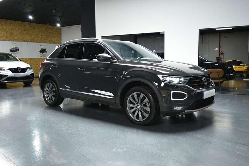 Usado VW T-Roc Sportline 190 CV (139 kW) 2021 Gris SUV