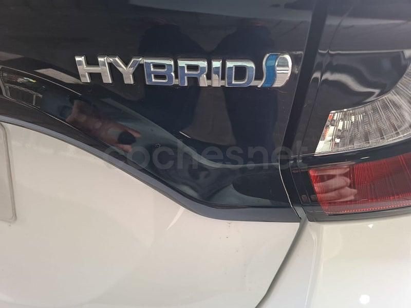 Usado Toyota Yaris Hybrid Business Edition 116 CV (85 kW) 2022 Blanco Berlina