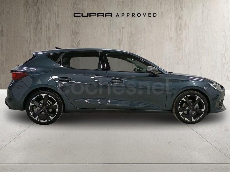 Usado Cupra Leon 150 CV (110 kW) 2023 Gris / plata Berlina