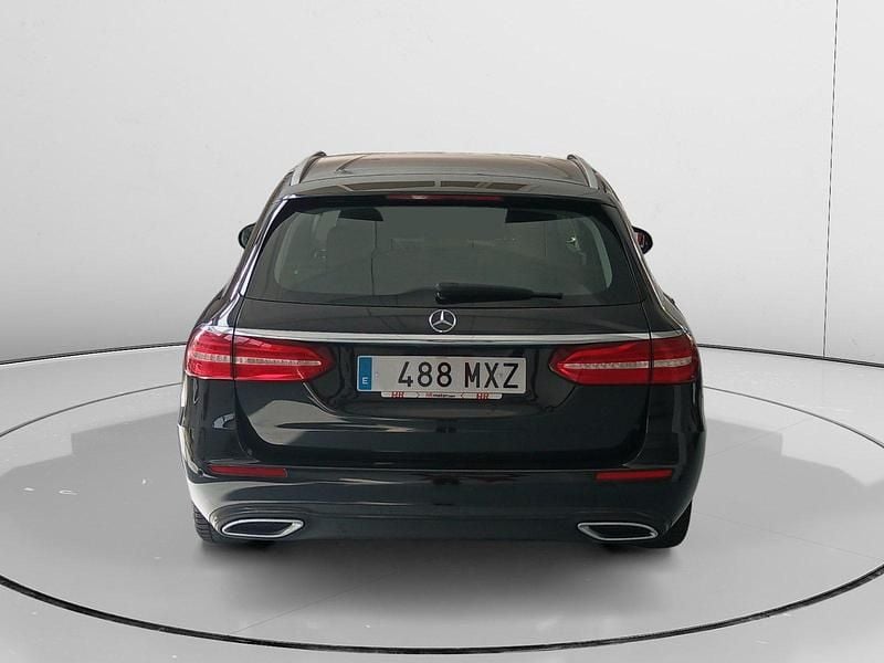 Usado Mercedes E200 Business 151 CV (111 kW) 2019 Negro Berlina