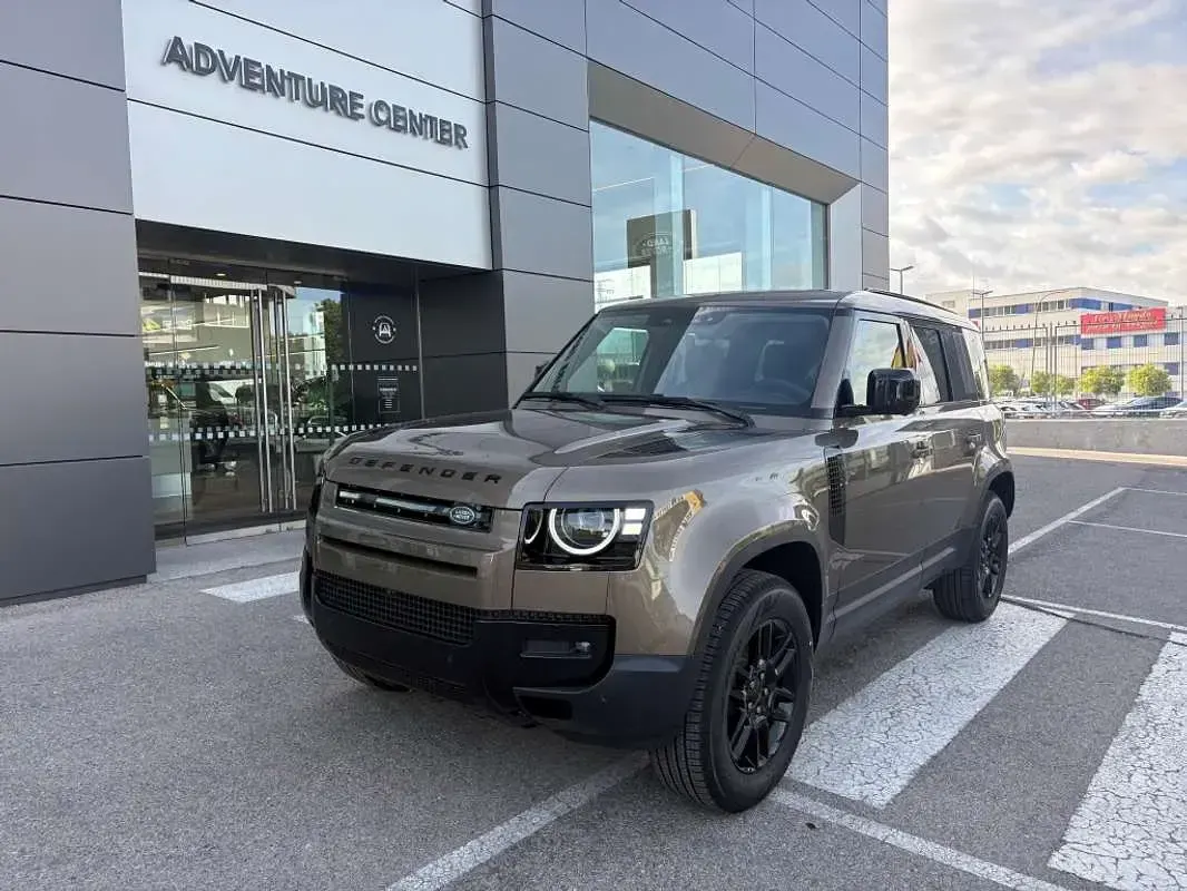 Nuevo Land Rover Defender S 249 CV (183 kW) 2026 Marrón SUV