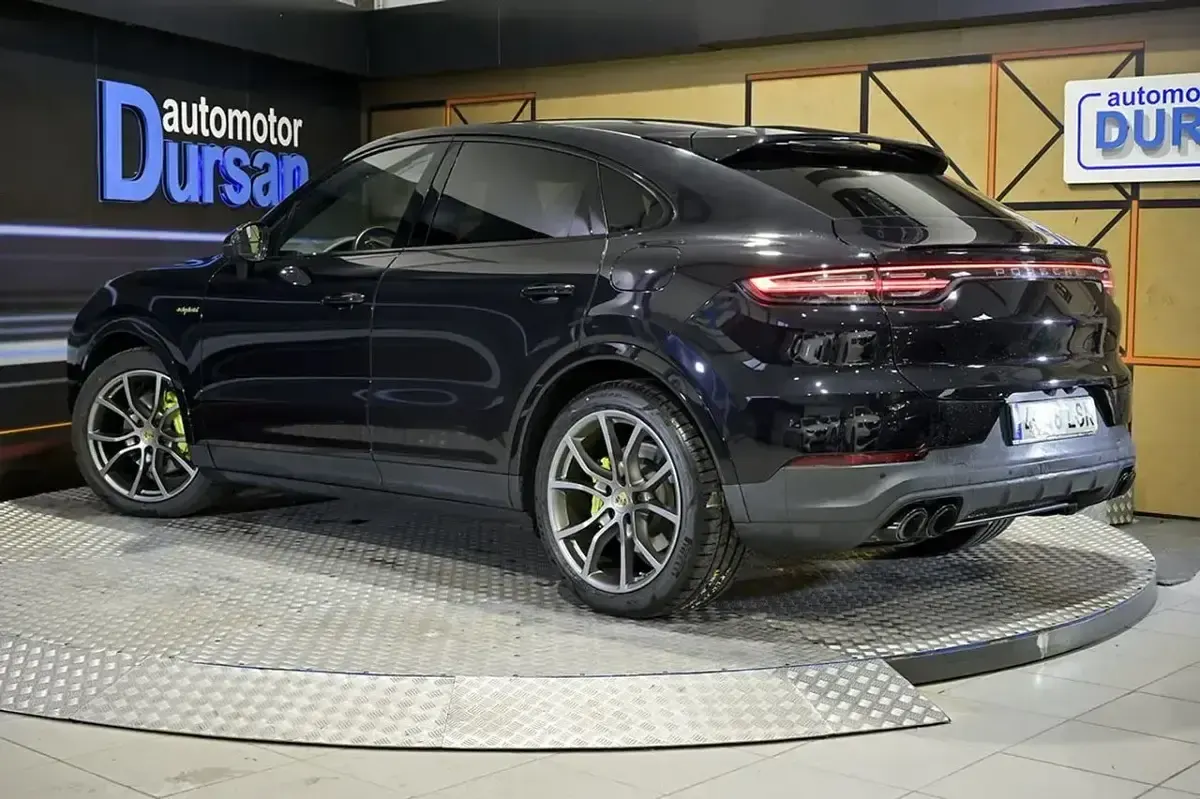 Usado Porsche Cayenne 462 CV (339 kW) 2021 Negro SUV