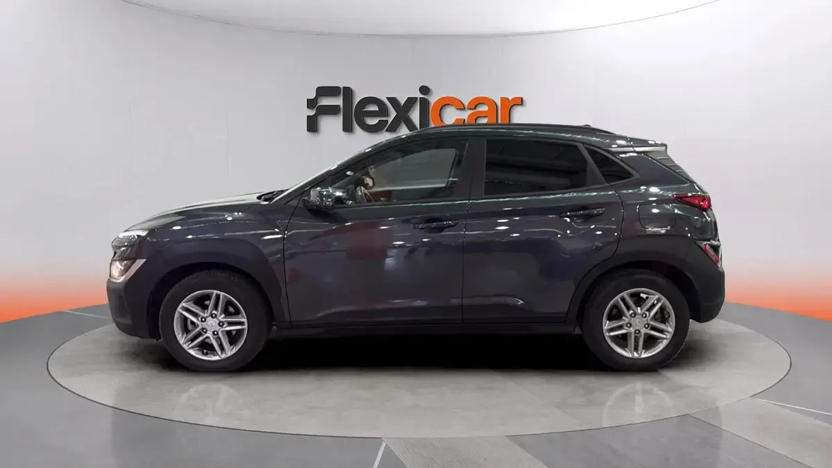 Usado Hyundai Kona 120 CV (88 kW) 2022 Gris SUV