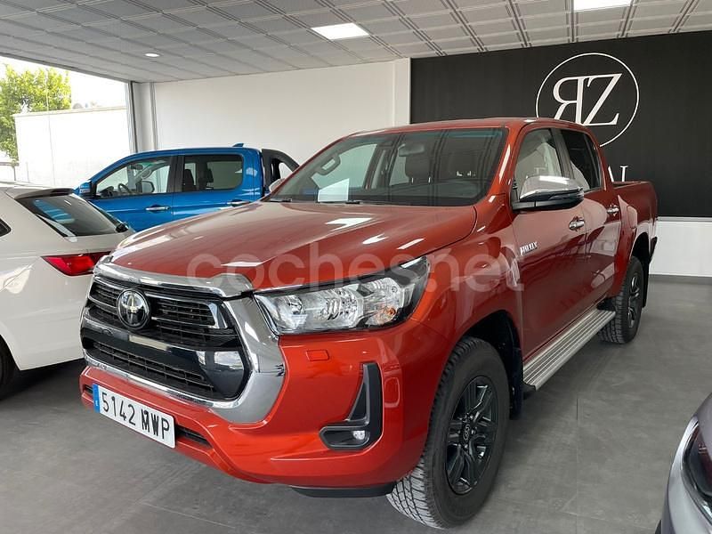 Granate Nuevo 2025 Toyota HiLux Recogida | 45.999 € (Precio justo) - Imagen 1/4