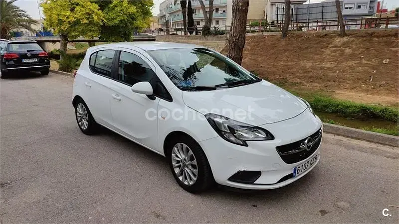 Usado Opel Corsa Expression 90 CV (66 kW) 2018 Blanco Utilitario