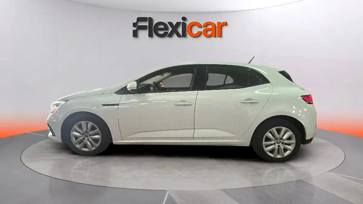 Usado Renault Mégane II Intens 116 CV (85 kW) 2022 Blanco Berlina