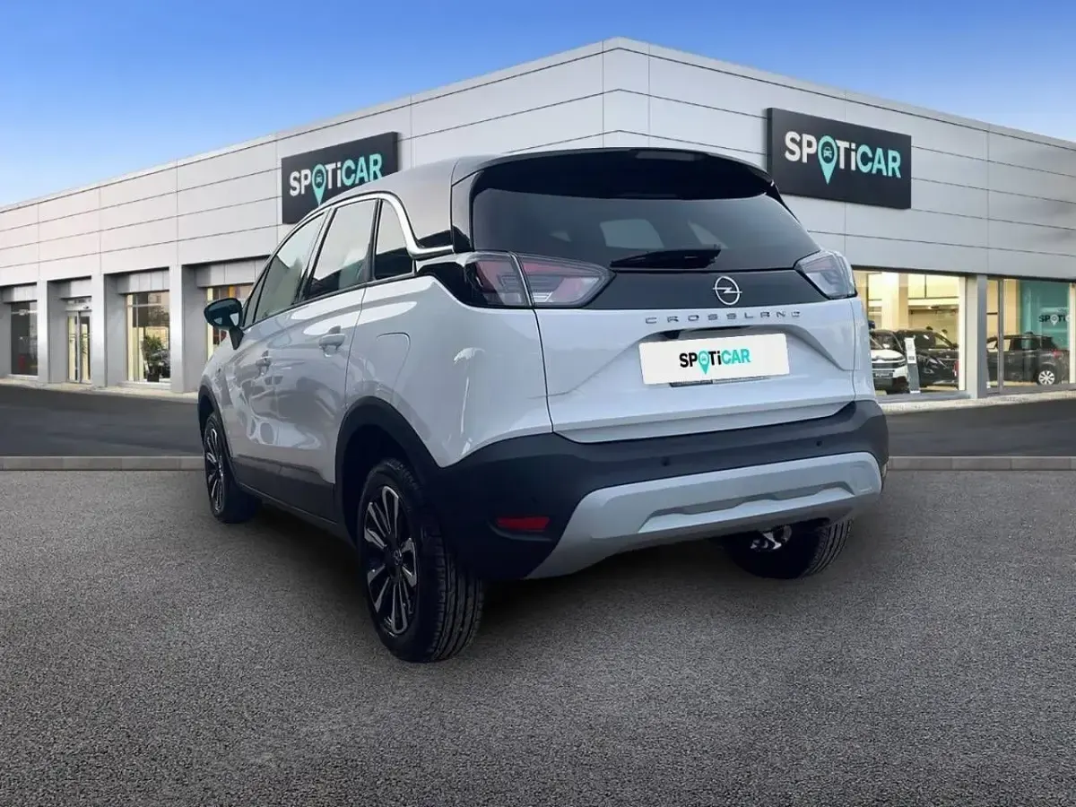 Usado Opel Crossland Elegance 110 CV (80 kW) 2024 Blanco SUV