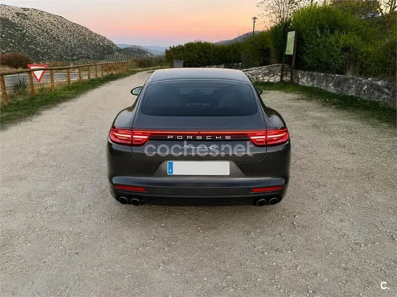 Usado Porsche Panamera 4S 422 CV (310 kW) 2016 Gris / plata Utilitario