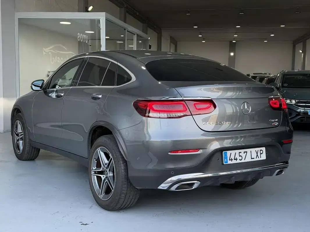 Usado Mercedes GLC300e 306 CV (225 kW) 2022 Gris SUV