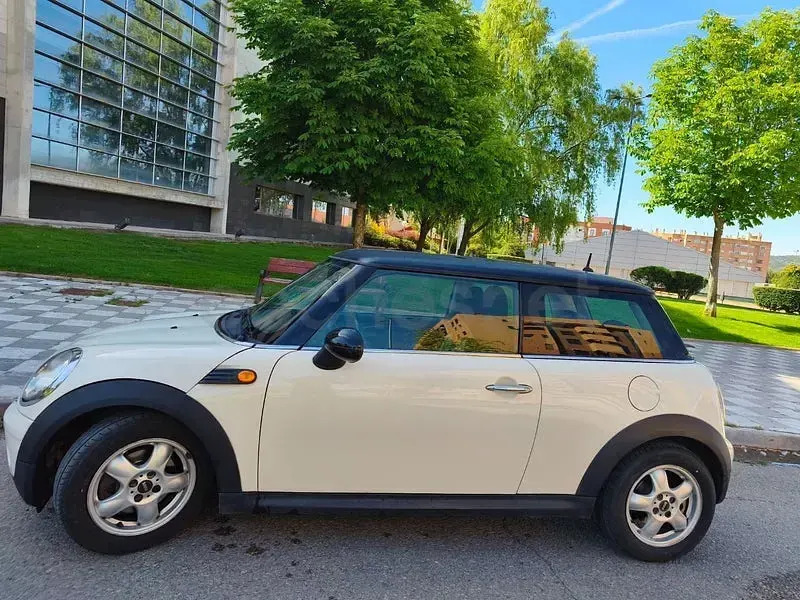 Usado Mini ONE 95 CV (69 kW) 2009 Beige Utilitario