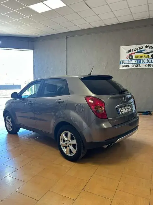 Usado SsangYong Korando 175 CV (128 kW) 2011 Gris SUV