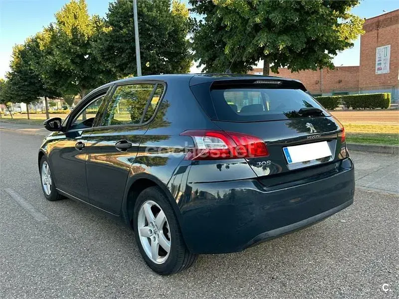 Usado Peugeot 308 Active 100 CV (73 kW) 2017 Negro Berlina