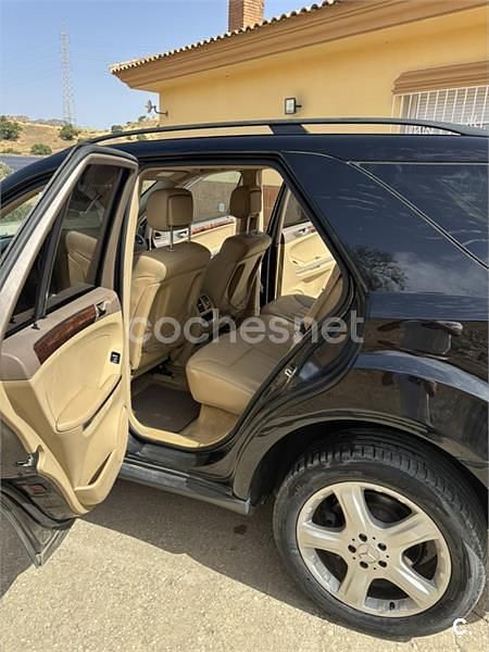 Usado Mercedes ML320 224 CV (164 kW) 2007 Negro SUV