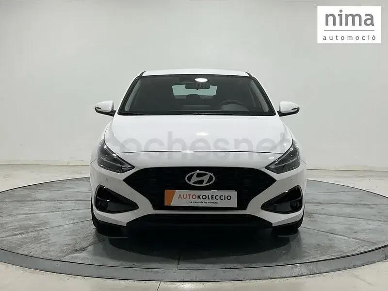 Nuevo Hyundai i30 100 CV (73 kW) 2026 Blanco Berlina