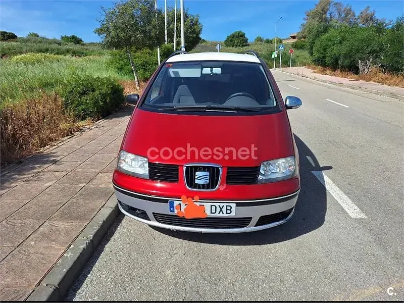 Usado Seat Alhambra Reference 140 CV (102 kW) 2006 Rojo Monovolumen