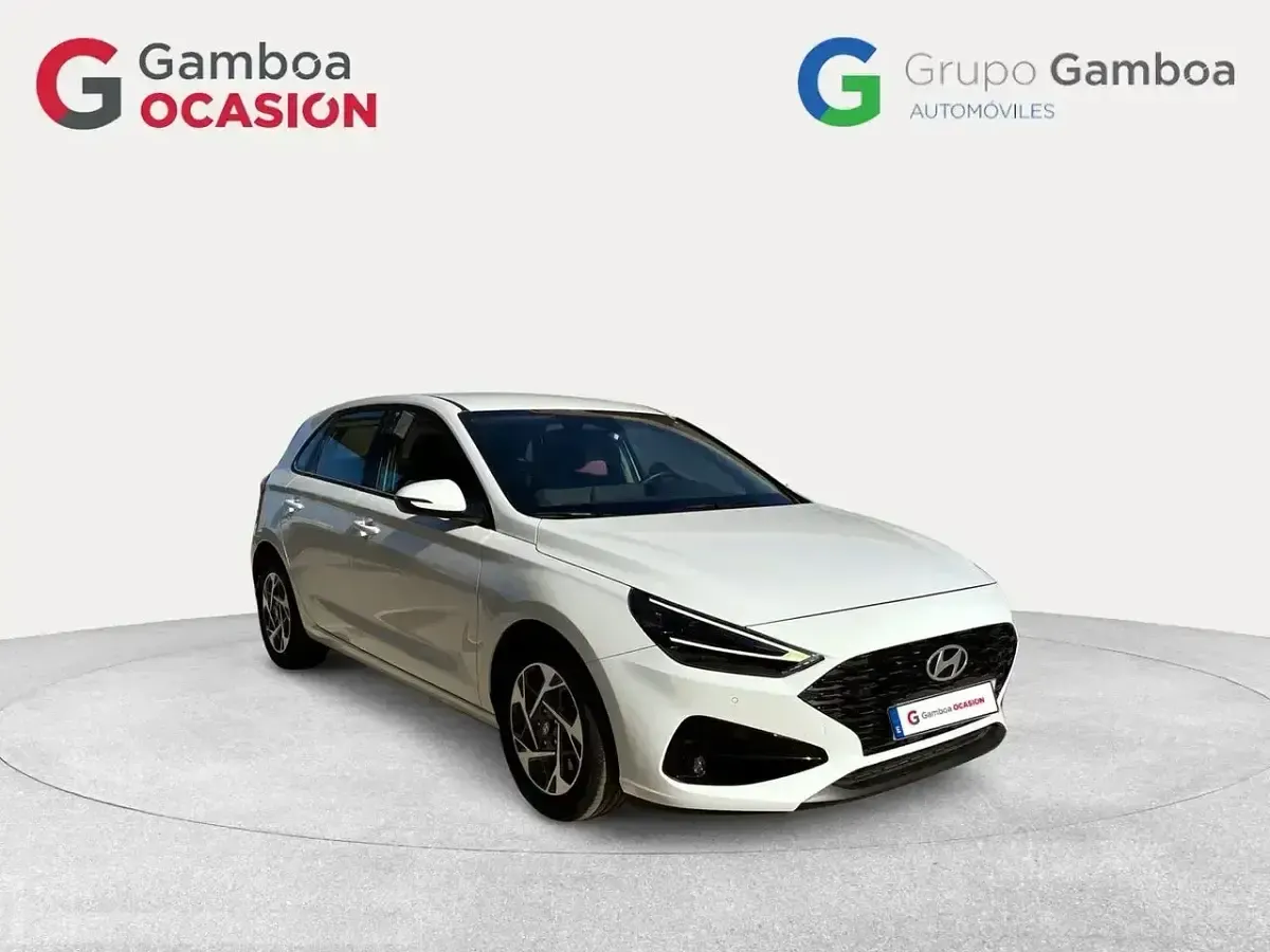 Usado Hyundai i30 120 HP (88 kW) 2024 Branco Sedan