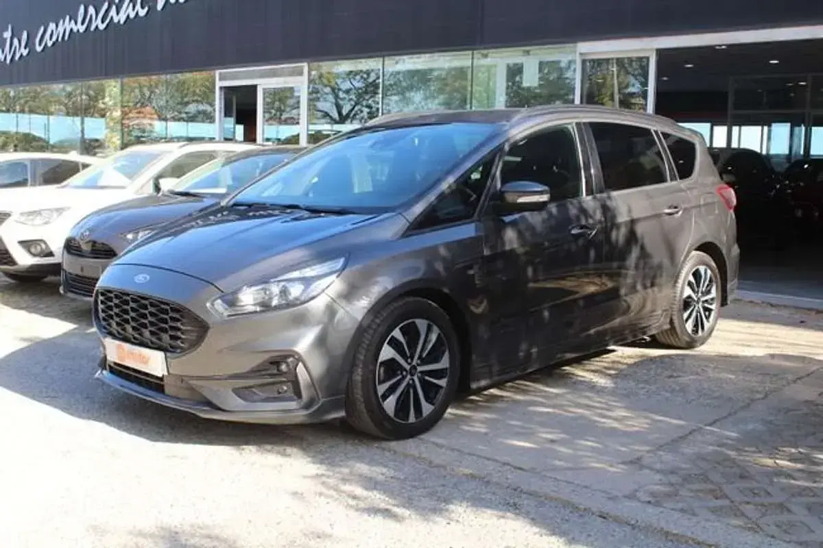Begagnad Ford S-MAX ST-Line 190 HK (139 kW) 2023 Grå Minibuss