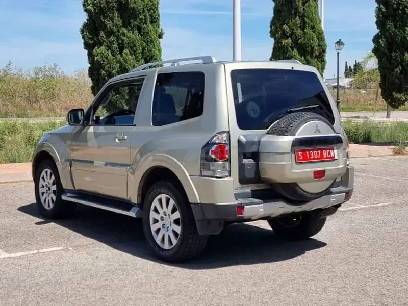 Usado Mitsubishi Montero 170 CV (125 kW) 2009 Beige SUV