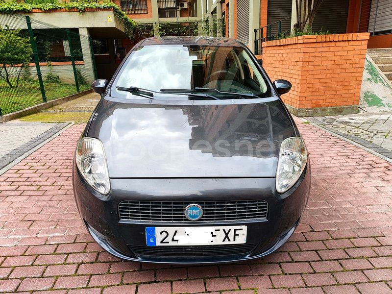 Gris / plata Usado 2007 Fiat Grande Punto Utilitario | 3400 € (Precio justo) - Imagen 1/4
