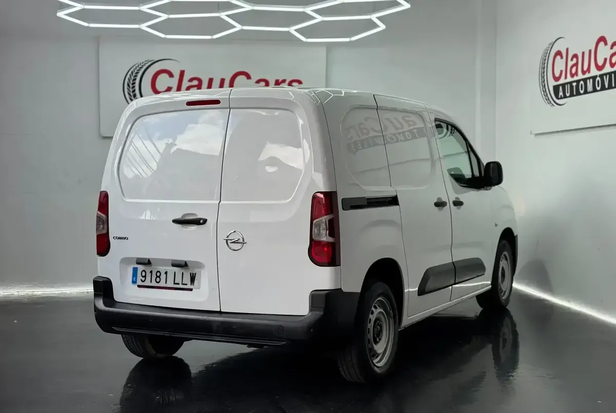 Usado Opel Combo S 100 CV (73 kW) 2021 Blanco Monovolumen