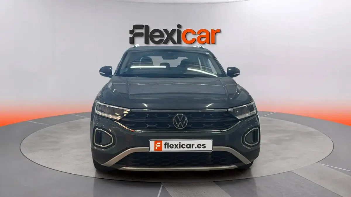 Usado VW T-Roc Life 150 CV (110 kW) 2023 Gris SUV