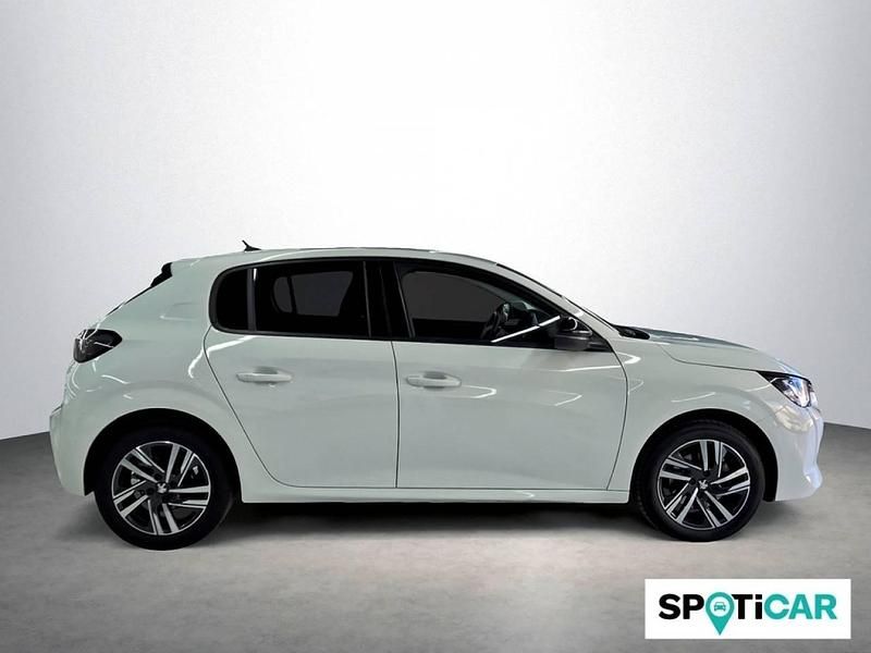 Usado Peugeot 208 Allure 100 CV (73 kW) 2022 Blanco Utilitario