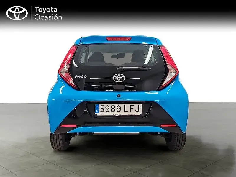 Usado Toyota Aygo X-play 72 CV (52 kW) 2020 Azul Utilitario