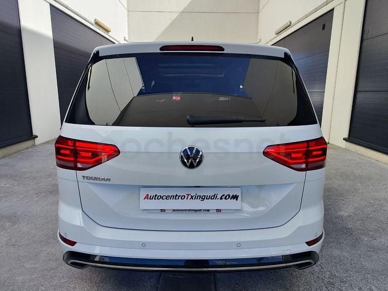 Usado VW Touran R-line 150 CV (110 kW) 2021 Blanco Monovolumen