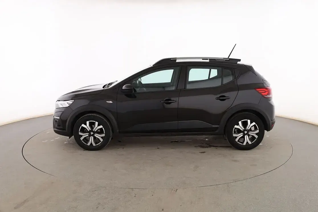 Usado Dacia Sandero Comfort 91 CV (66 kW) 2022 Negro Berlina