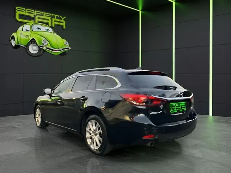 Usado Mazda 6 Style 150 CV (110 kW) 2015 Negro Familiar
