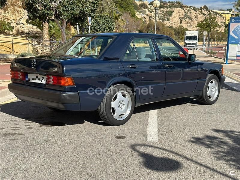 Usado Mercedes 190 109 CV (80 kW) 1991 Azul Berlina