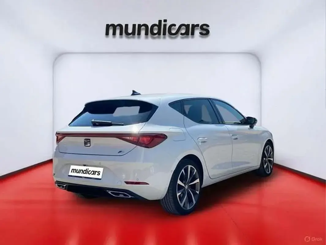 Usado Seat Leon FR 150 CV (110 kW) 2022 Blanco Berlina