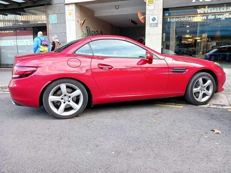 Usado Mercedes SLC300 245 CV (180 kW) 2016 Rojo Descapotable