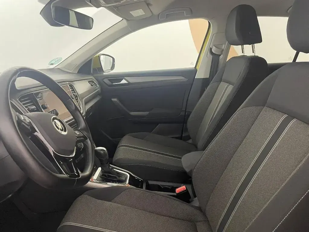 Usado VW T-Roc Advance 150 CV (110 kW) 2022 Amarillo SUV