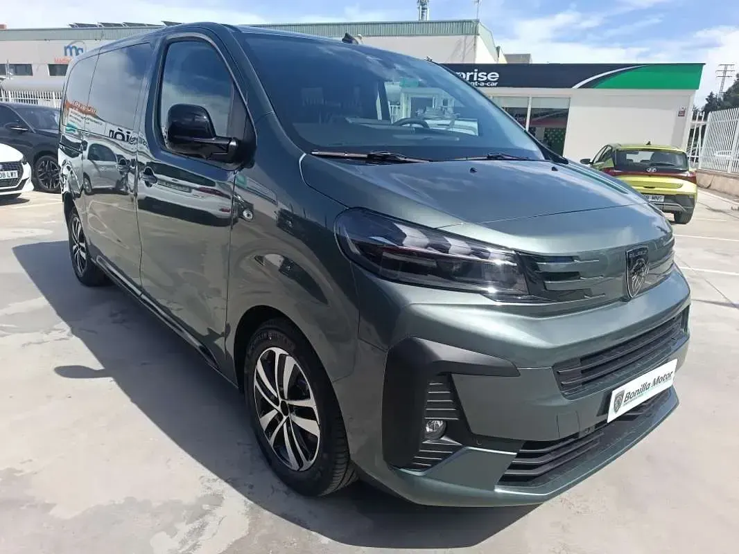 Nuevo Peugeot Traveller Business-Line 179 CV (131 kW) 2026 Verde Monovolumen