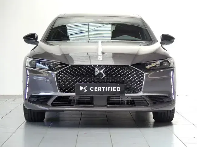Usado DS Automobiles DS9 Performance Line Plus 250 CV (183 kW) 2023 Gris Berlina