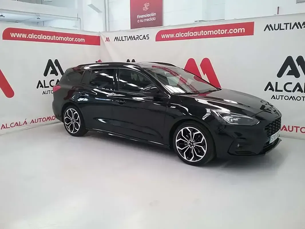 Usado Ford Focus ST-Line 125 CV (91 kW) 2019 Negro Utilitario