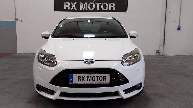 Usado Ford Focus ST 250 CV (183 kW) 2014 Blanco